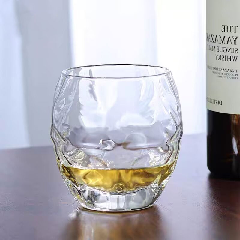 Bicchiere da whisky in rilievo - Wine Beer Spirit recensione e prezzo